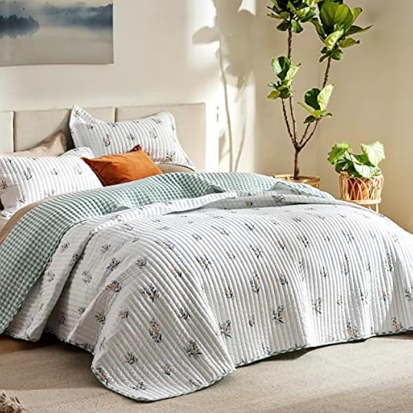 Floral Quilt Queen Size - Reversible Botanical Floral Comforter, Spring Lightweight Bedspread Quilted Bedding, Soft Microfiber Coverlet for All Seasons (90"x96") | Floral, Spring, Reversible, Ultra Soft, Lightweight